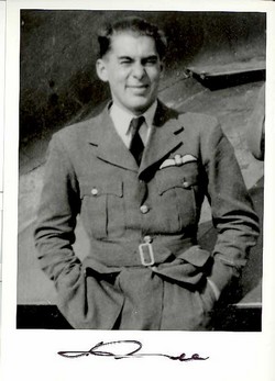 RAF Battle of Britain LEE DFC WWII ace signed photo